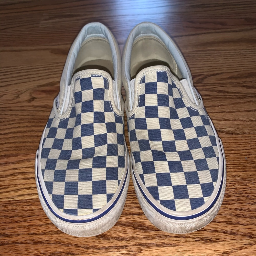 Women’s checkered vans
